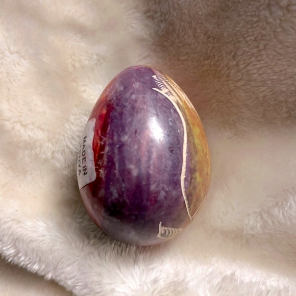 🇰🇪👱🏾‍♀️🌹 AFRICAN HAND CARVED ETCHED FLORAL DECORATIVE STONE EGG FROM KENYA - Picture 5 of 9